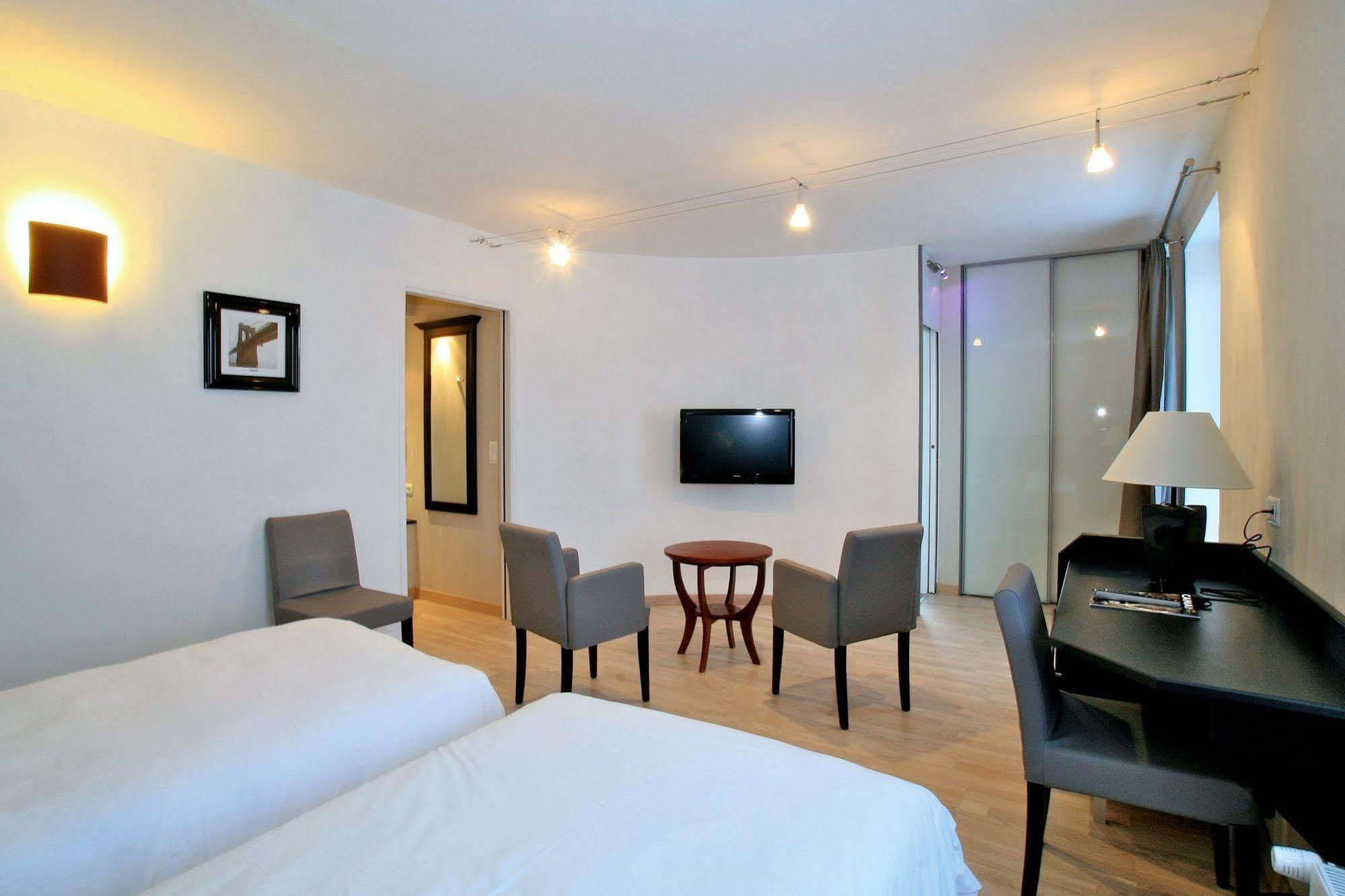 Logis Hotel Restaurant Spa Beau Site Luxeuil-les-Bains Exterior photo